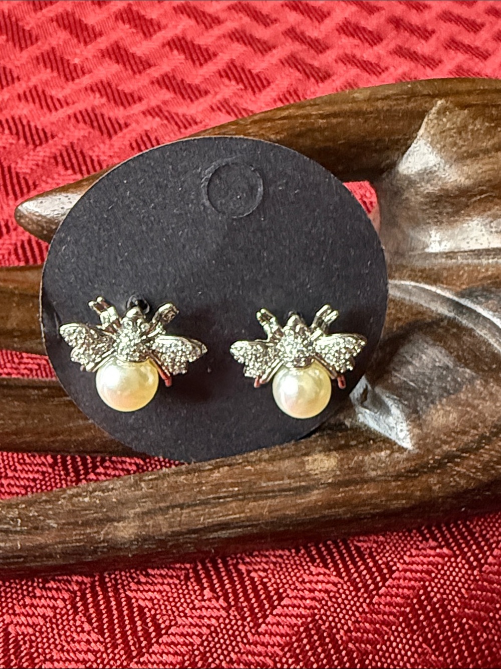 Mine Bee Faux pearl stud earrings